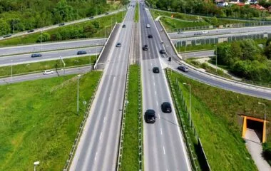Drogi ku przyszłości: Jak nowa infrastruktura drogowa definiuje atrakcyjność lokalizacji magazynowych?
