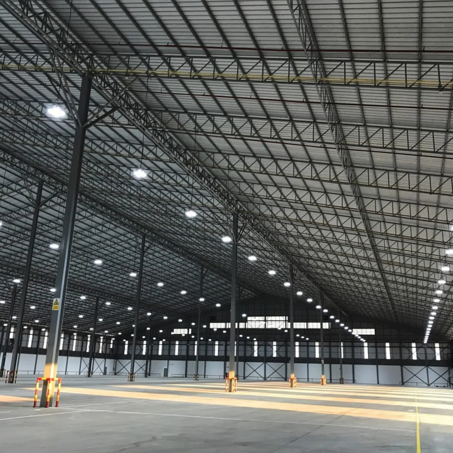 Czy można prowadzić działalność inną niż składowanie w magazynie – co na to MPZP i umowa?