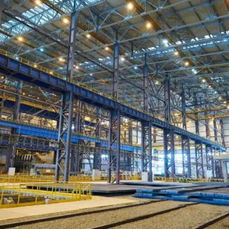 Czym się różni hala magazynowa od produkcyjnej?