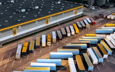 Magazyn w centrum miasta a na obrzeżach – porównanie kosztów i dostępności