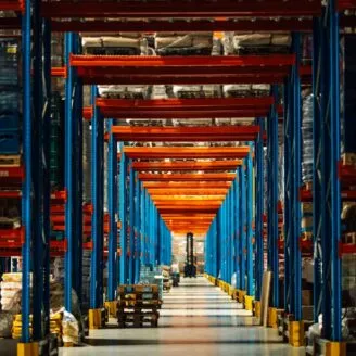 Wynajem magazynów jako fundament efektywnego łańcucha dostaw FMCG