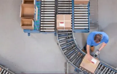 Magazyn dystrybucyjny a logistyka. Jak wybrać przestrzeń, która wspiera Twoje cele biznesowe?