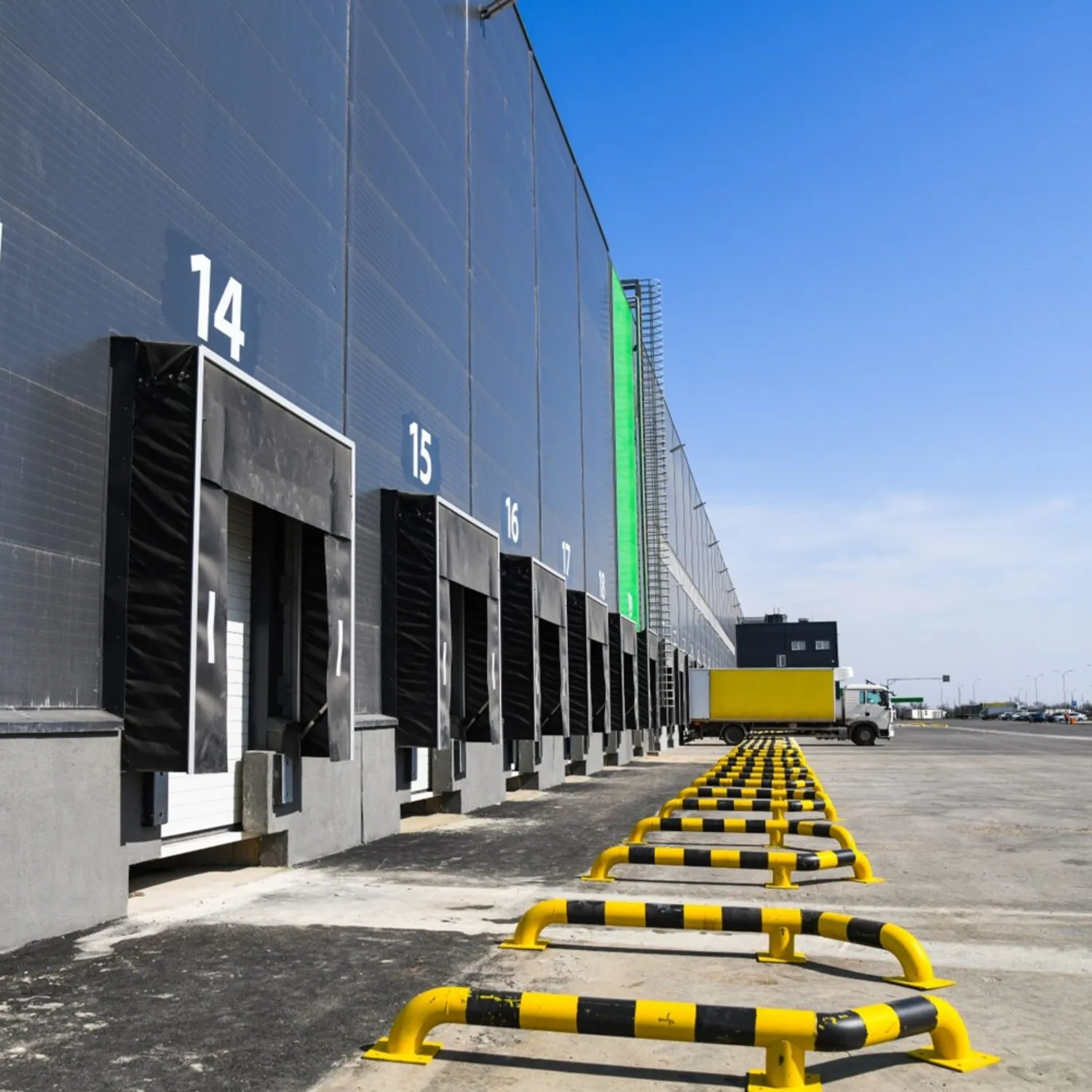 Outsourcing magazynowy a własny magazyn – który model jest bardziej opłacalny?