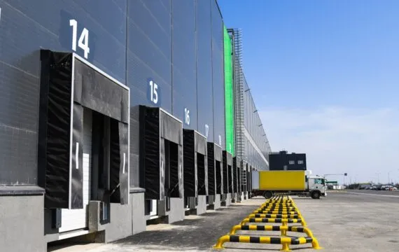 Outsourcing magazynowy a własny magazyn – który model jest bardziej opłacalny?