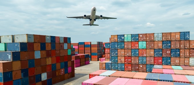 Zrównoważony rozwój a wynajem magazynów przy lotniskach. Jak ekologiczne rozwiązania wspierają logistykę lotniczą