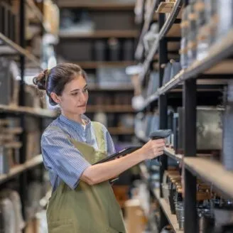Re-commerce i rynek second-hand – jak zaplanować wynajmowaną przestrzeń pod zwroty i odnowę towarów używanych?