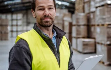 Jak standard wynajmowanego magazynu wpływa na rotację pracowników logistycznych?